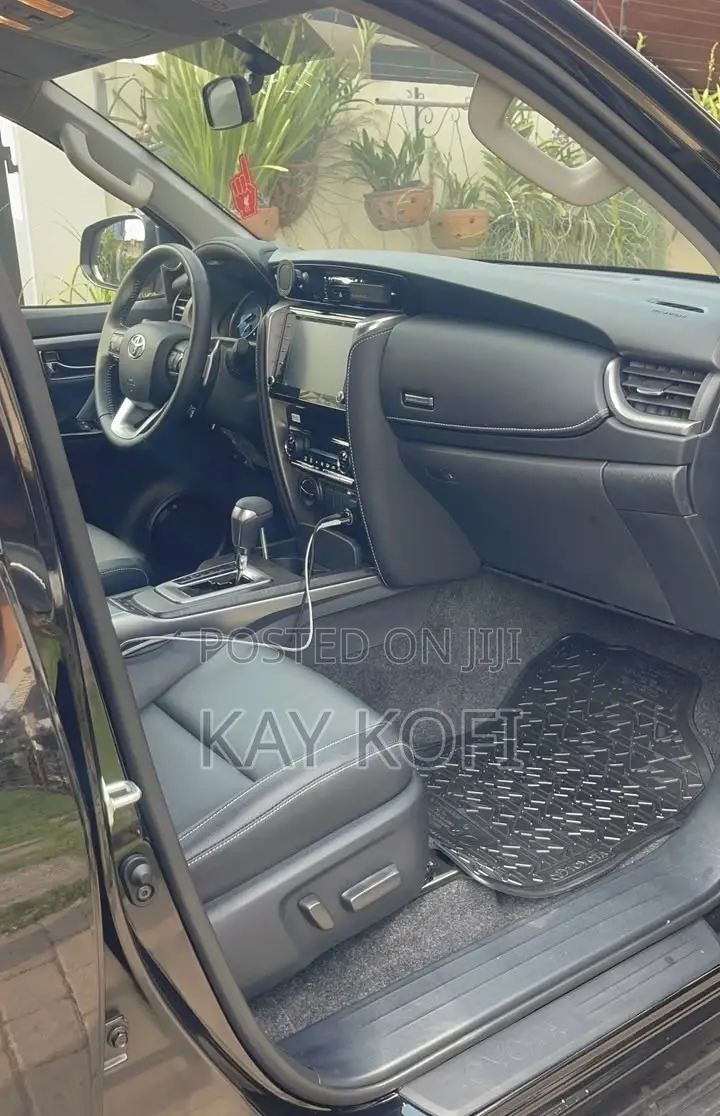 Toyota Fortuner 2.7 AWD 2021 Gray
