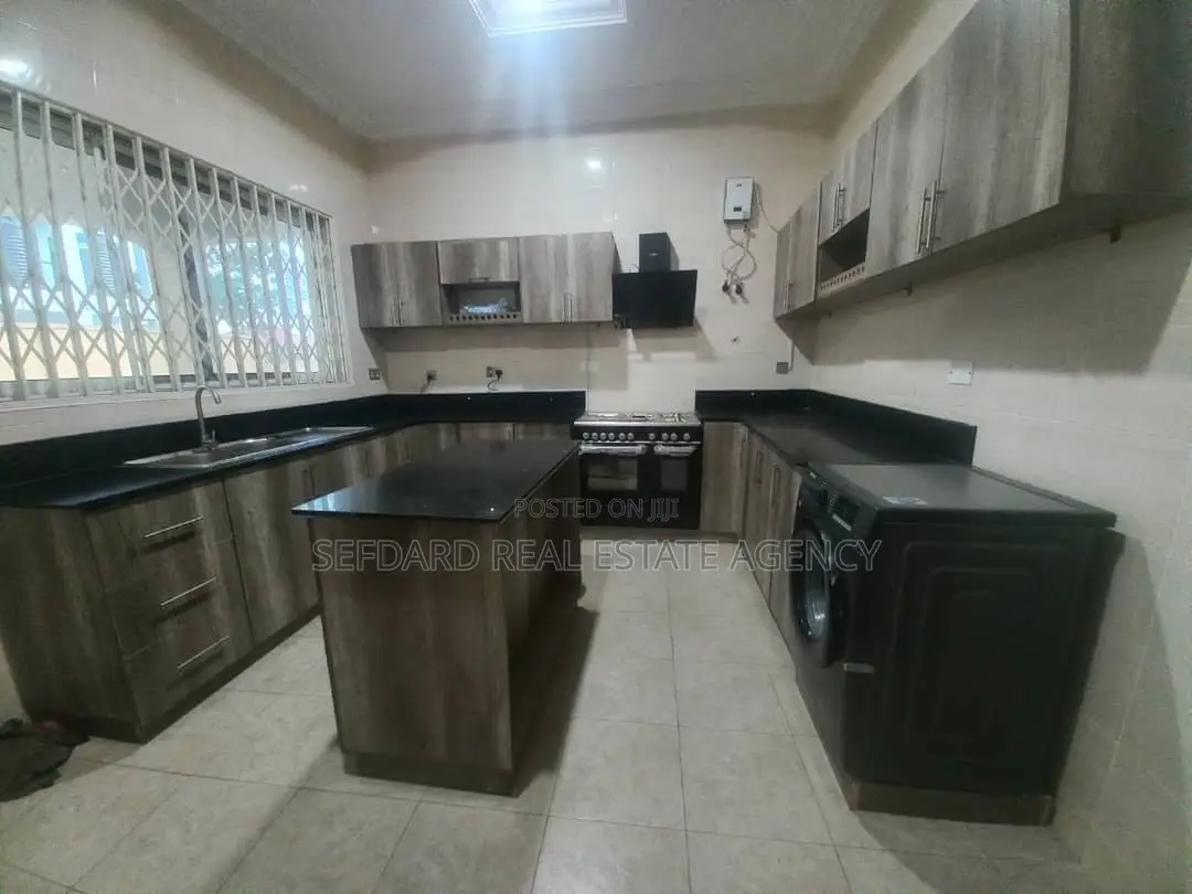 7bdrm House in Sefdard Properties, East Legon for rent