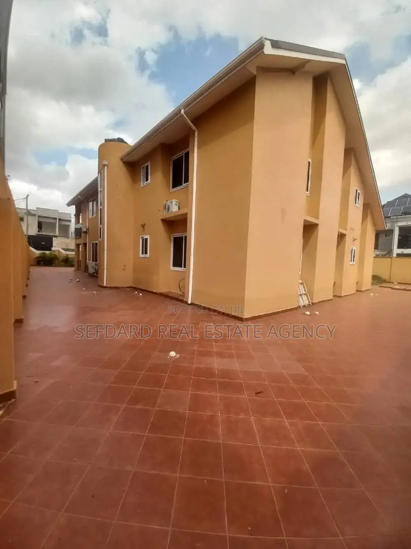7bdrm House in Sefdard Properties, East Legon for rent