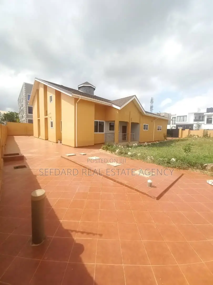 7bdrm House in Sefdard Properties, East Legon for rent
