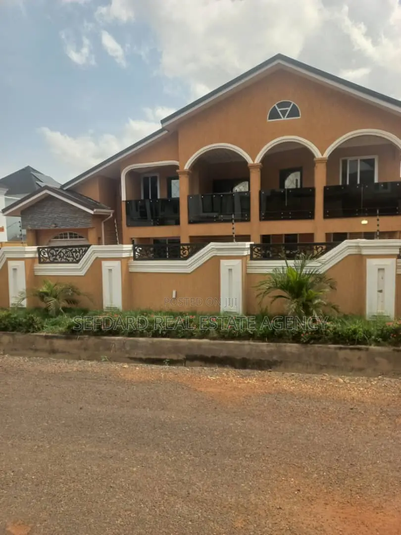 7bdrm House in Sefdard Properties, East Legon for rent