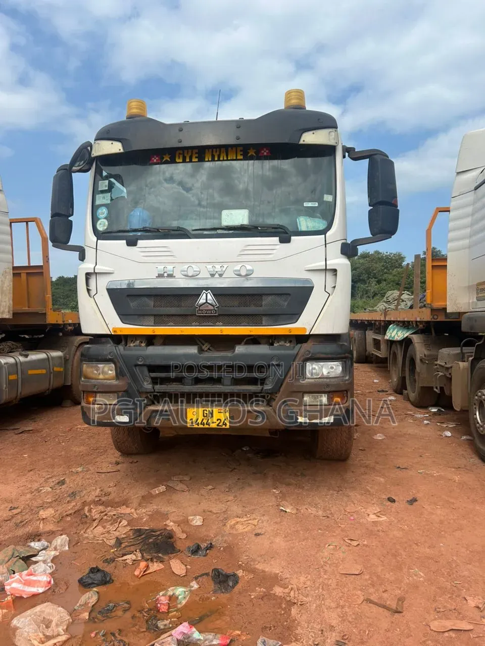 Sinotruk Howo TX Heavy-Duty Commercial Truck