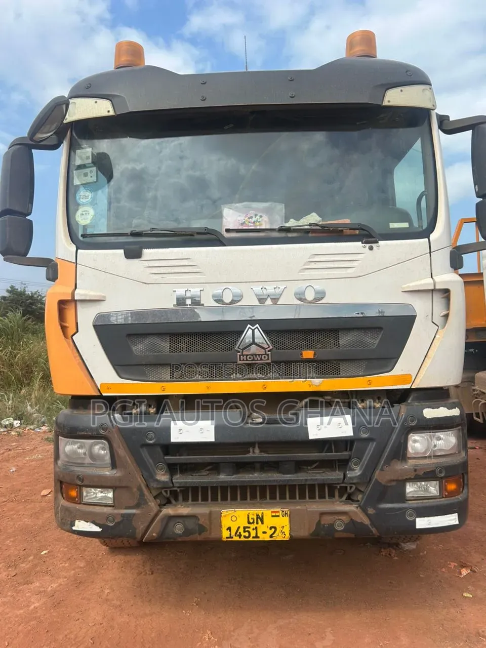 Sinotruk Howo TX Heavy-Duty Commercial Truck