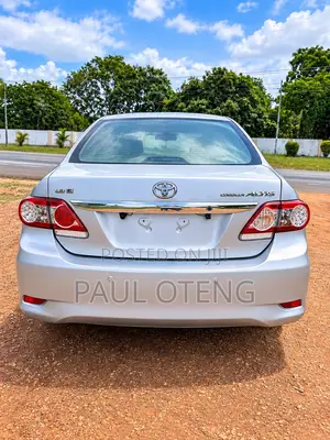Toyota Corolla LE Special Edition 4dr Sedan (1.8L 4cyl 4A) 2013 Silver
