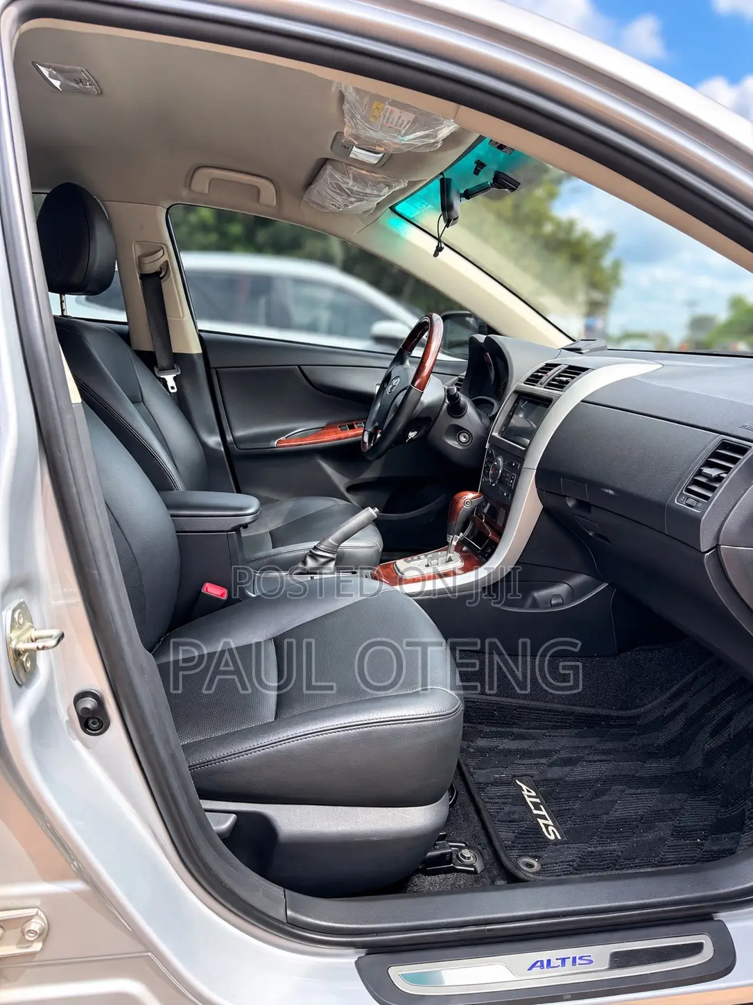 Toyota Corolla LE Special Edition 4dr Sedan (1.8L 4cyl 4A) 2013 Silver