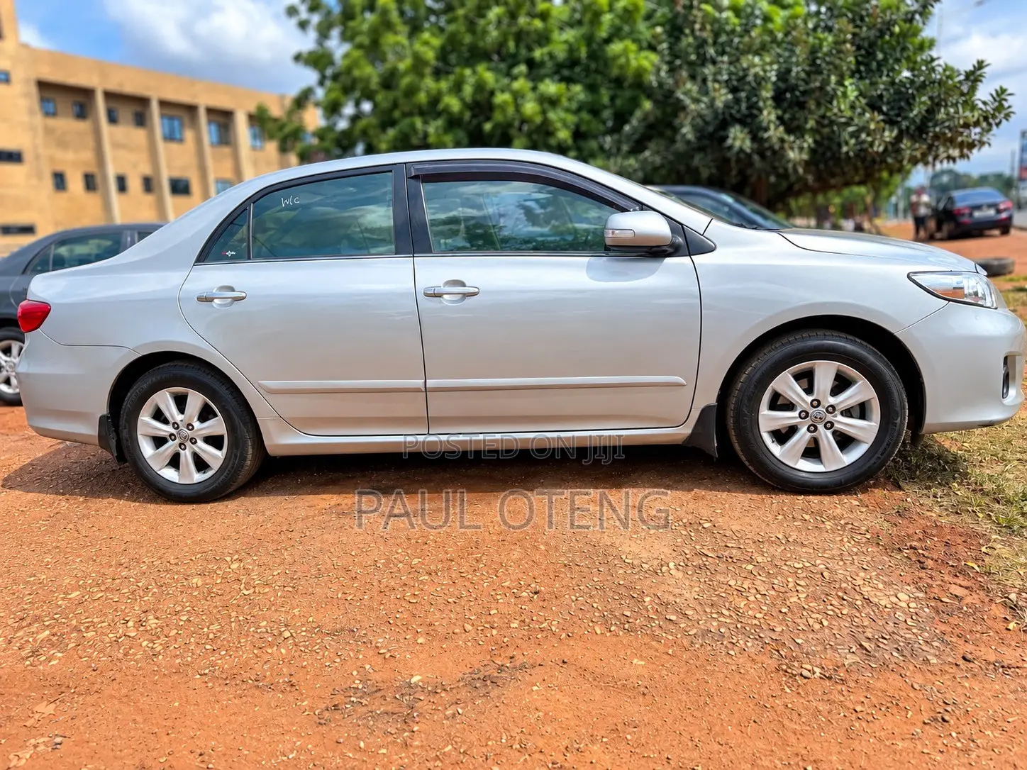 Toyota Corolla LE Special Edition 4dr Sedan (1.8L 4cyl 4A) 2013 Silver