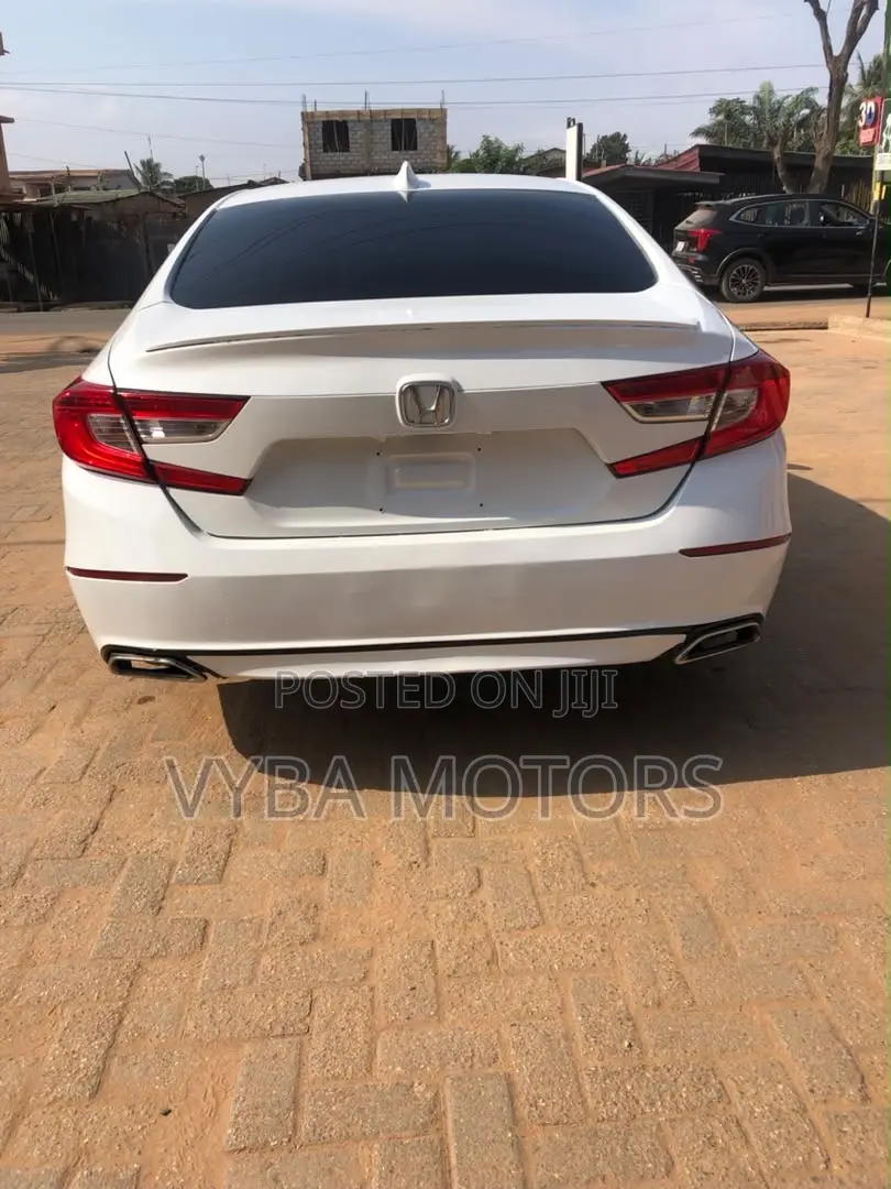 Honda Accord Sport (1.5L 4cyl Turbo CVT) 2019 White