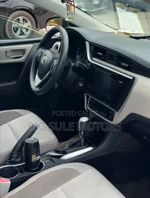 Toyota Corolla LE 4dr Sedan (1.8L 4cyl CVT) 2017 White