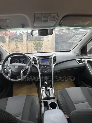 Hyundai Elantra 2015 Red