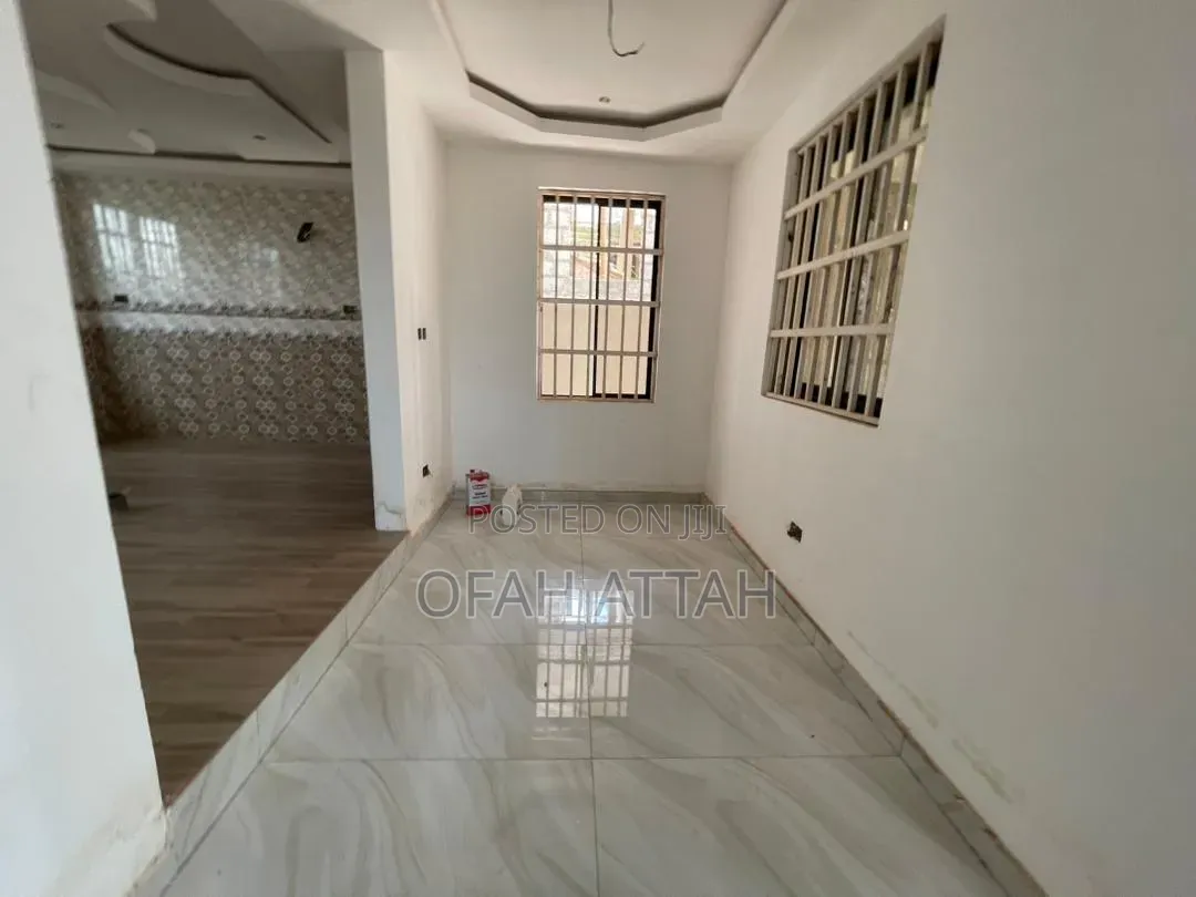 4bdrm Duplex in Santasi Brofoyedu, Kumasi Metropolitan for sale