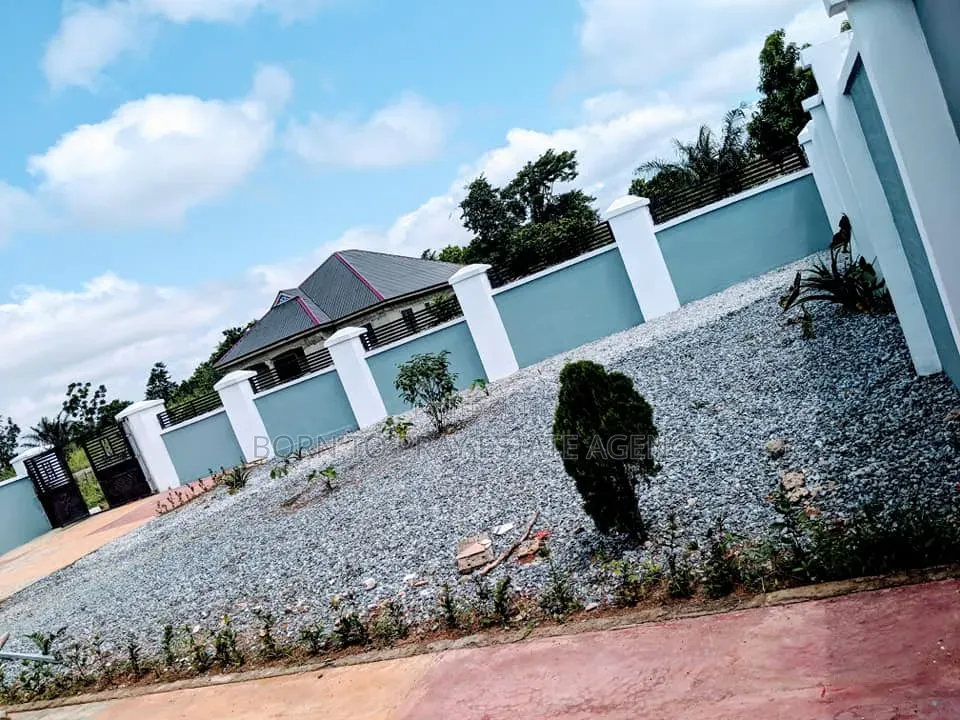 Furnished 3bdrm House for sale