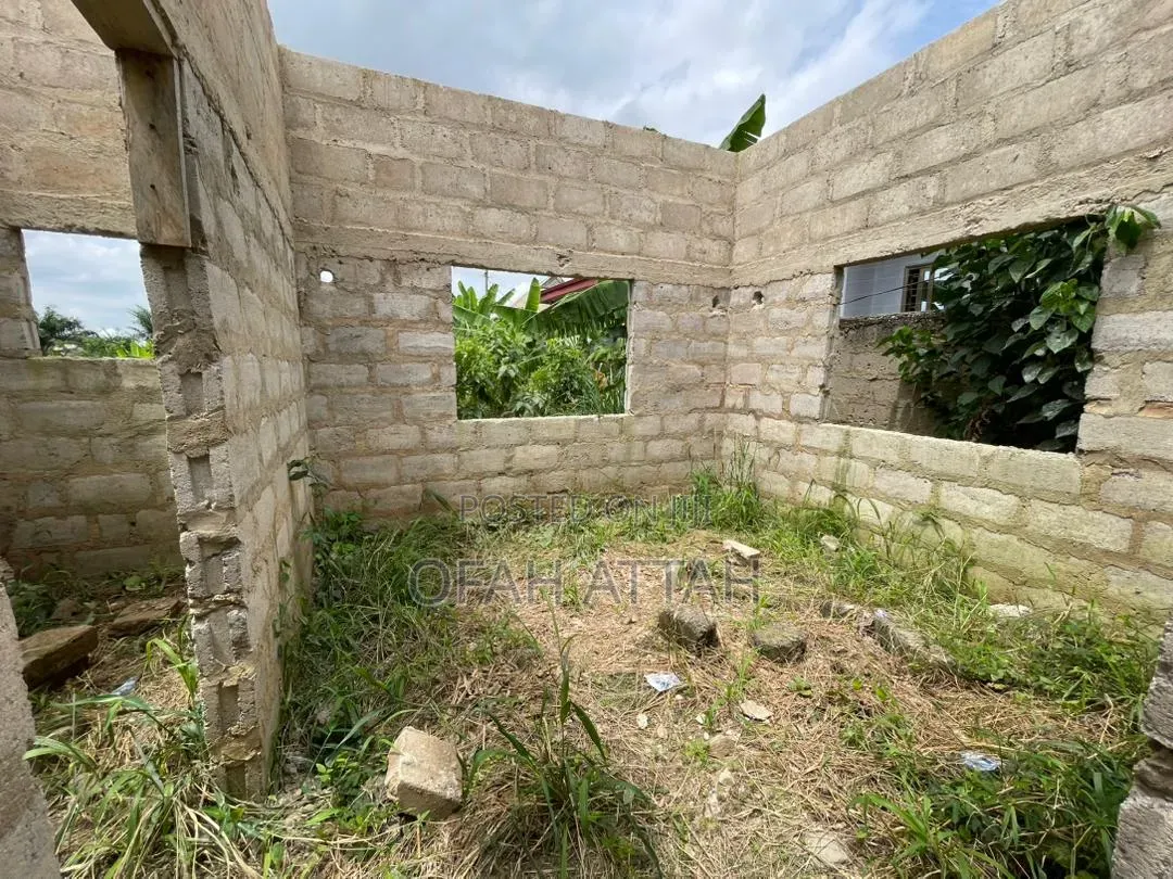 3bdrm House in Kenyasi Adumam, Kumasi Metropolitan for Sale