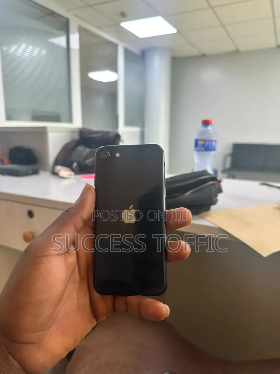 Apple iPhone SE 64 GB Black