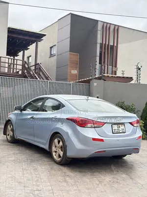 Hyundai Elantra Limited Sedan FWD (1.8L 4cyl 6A) 2013 Blue
