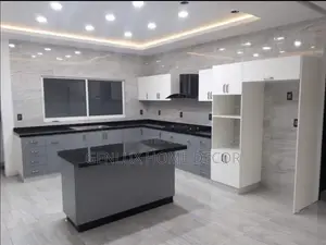 Modern Custom Kitchen Cabinets – Sleek Design Smart Storage