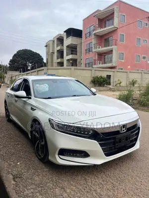 Honda Accord Touring 2018 White