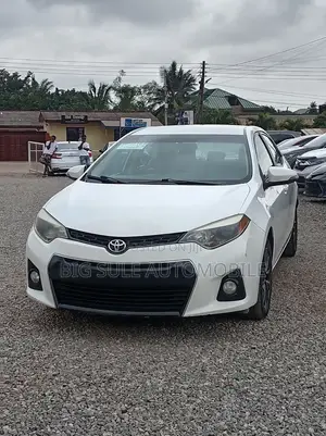 Toyota Corolla S 4dr Sedan (1.8L 4cyl CVT) 2015 White
