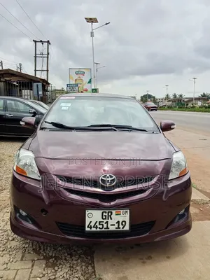 Toyota Yaris 2009 Burgundy