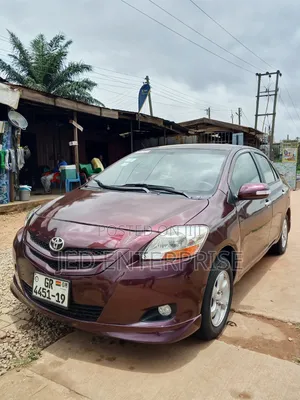 Toyota Yaris 2009 Burgundy