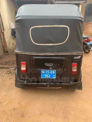 Bajaj RE 2025 Black