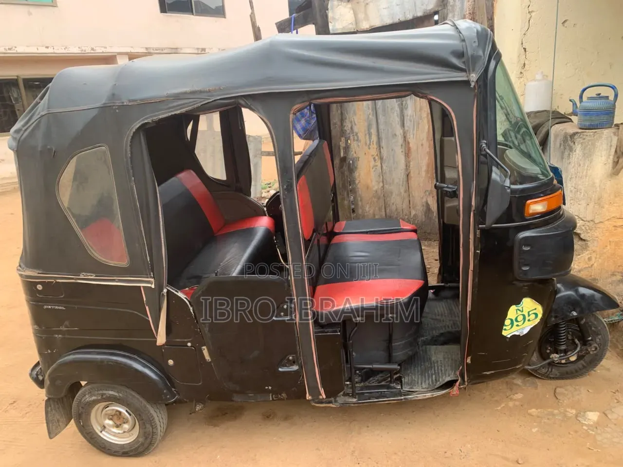 Bajaj RE 2025 Black