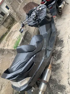 Yamaha Majesty 2025 Black