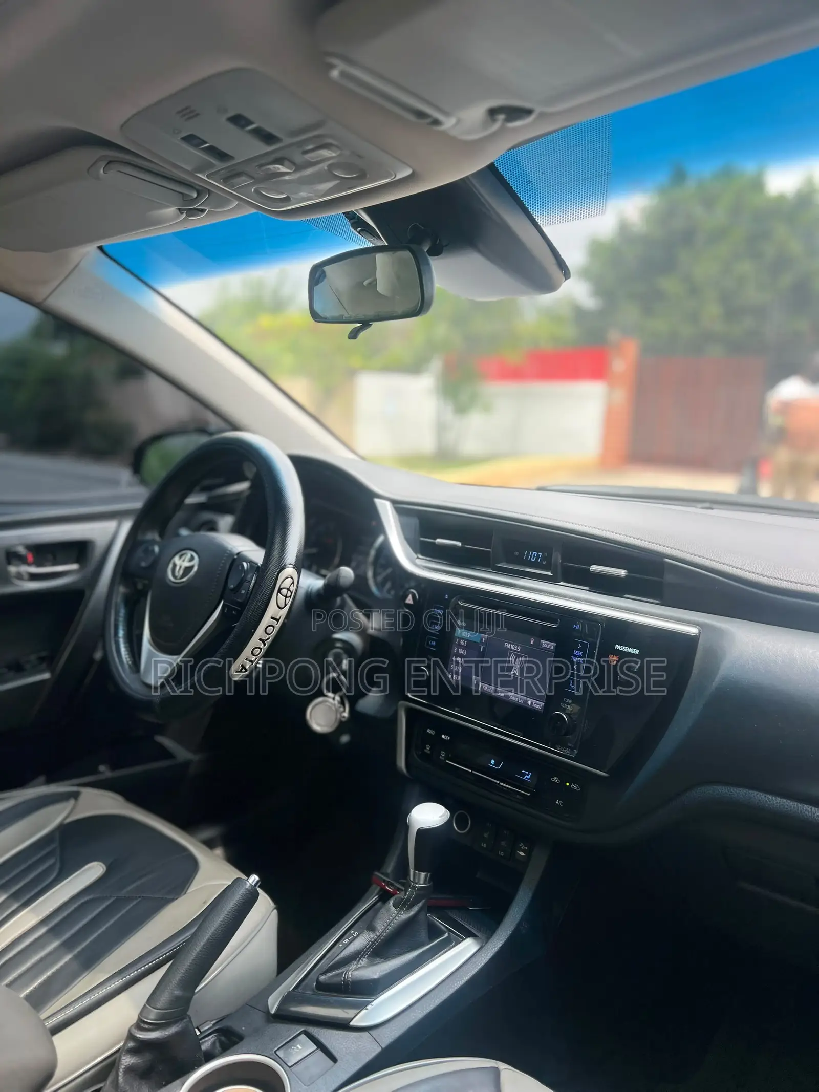 Toyota Corolla SE 4dr Sedan (1.8L 4cyl CVT) 2017 Black