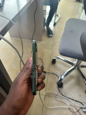 Apple iPhone 13 128 GB Green