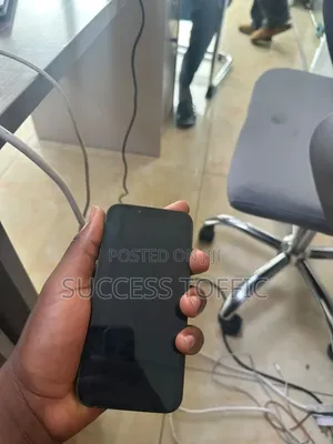 Apple iPhone 13 128 GB Green