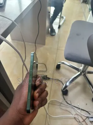 Apple iPhone 13 128 GB Green