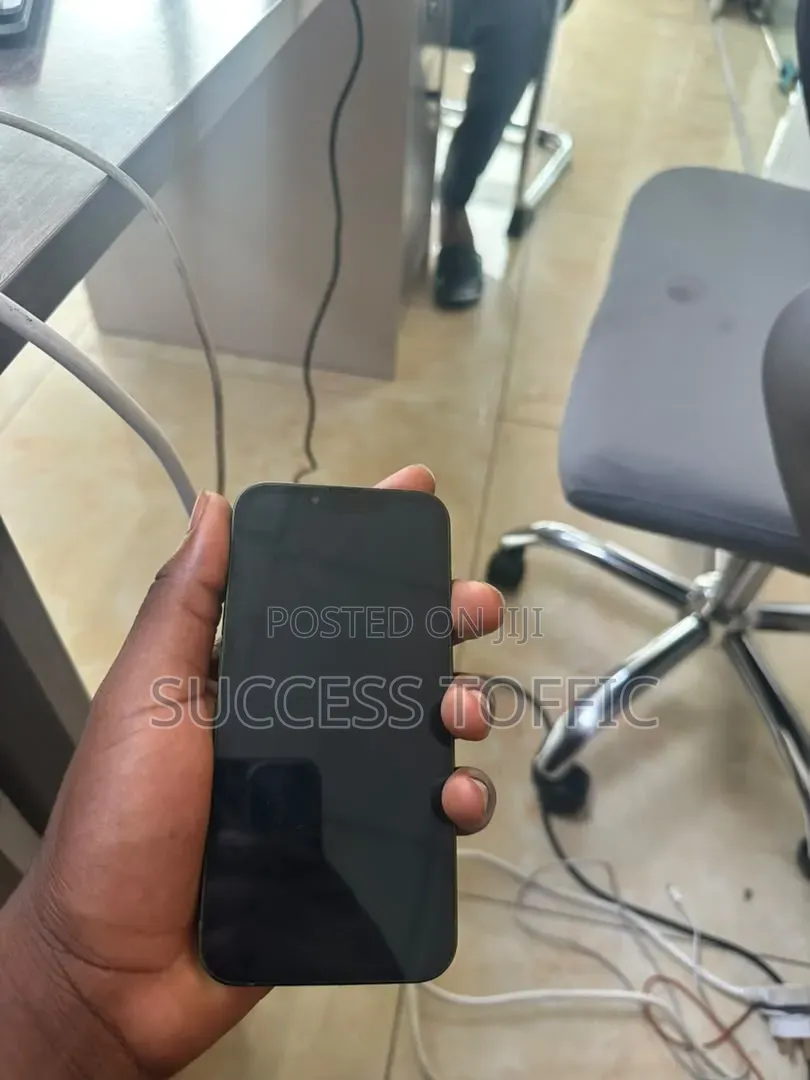 Apple iPhone 13 128 GB Green