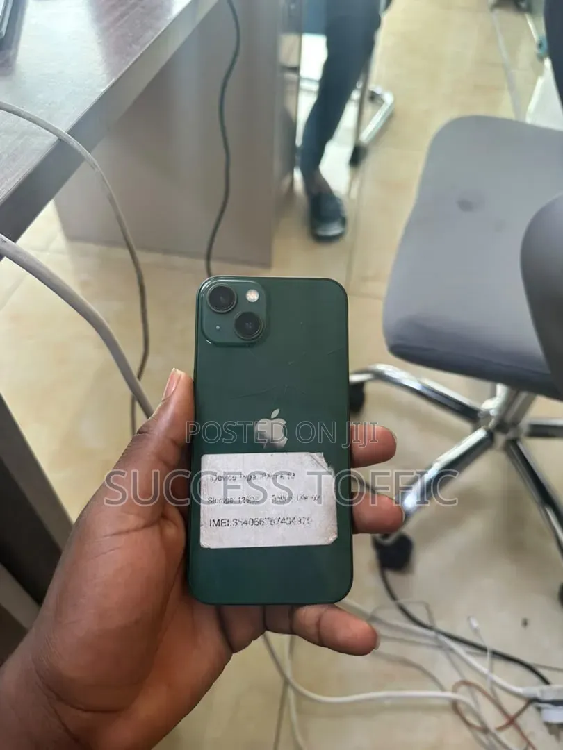 Apple iPhone 13 128 GB Green