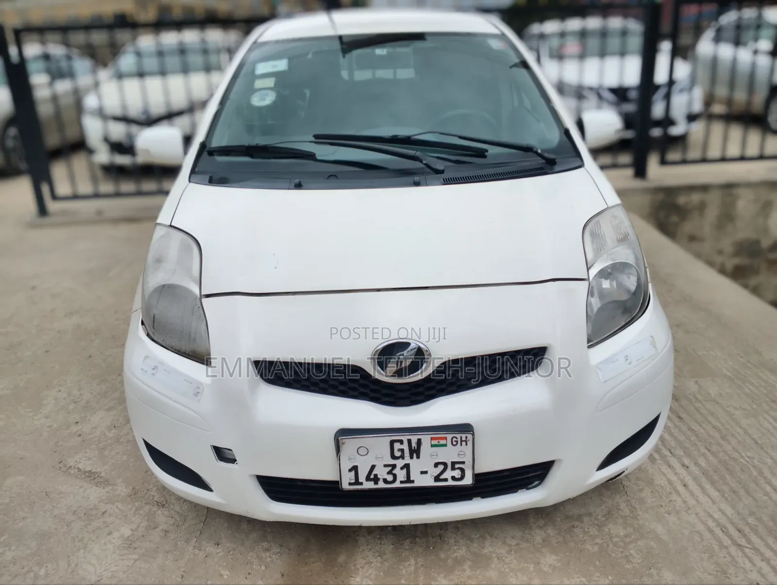 Toyota Vitz 1.0 FWD 5dr 2010 White