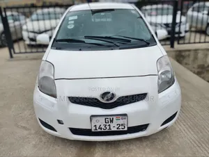 Toyota Vitz 1.0 FWD 5dr 2010 White
