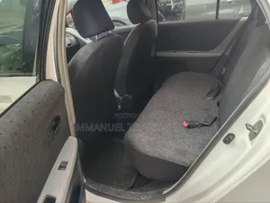 Toyota Vitz 1.0 FWD 5dr 2010 White