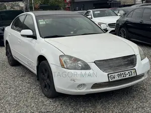 Nissan Altima 2.5 2010 White