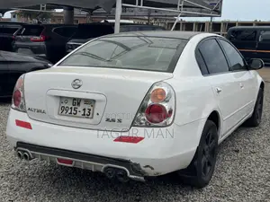 Nissan Altima 2.5 2010 White