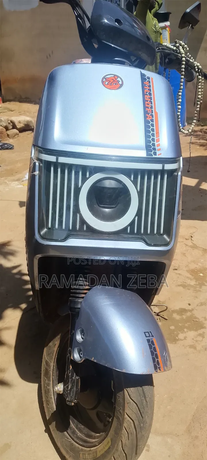 Yadea M6 2025 Silver