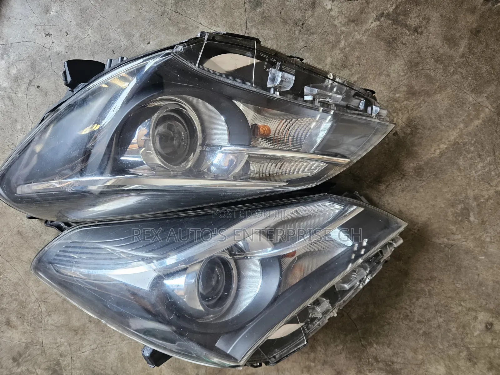 Yaris 2015,2016,2017,2018 Headlight Pair