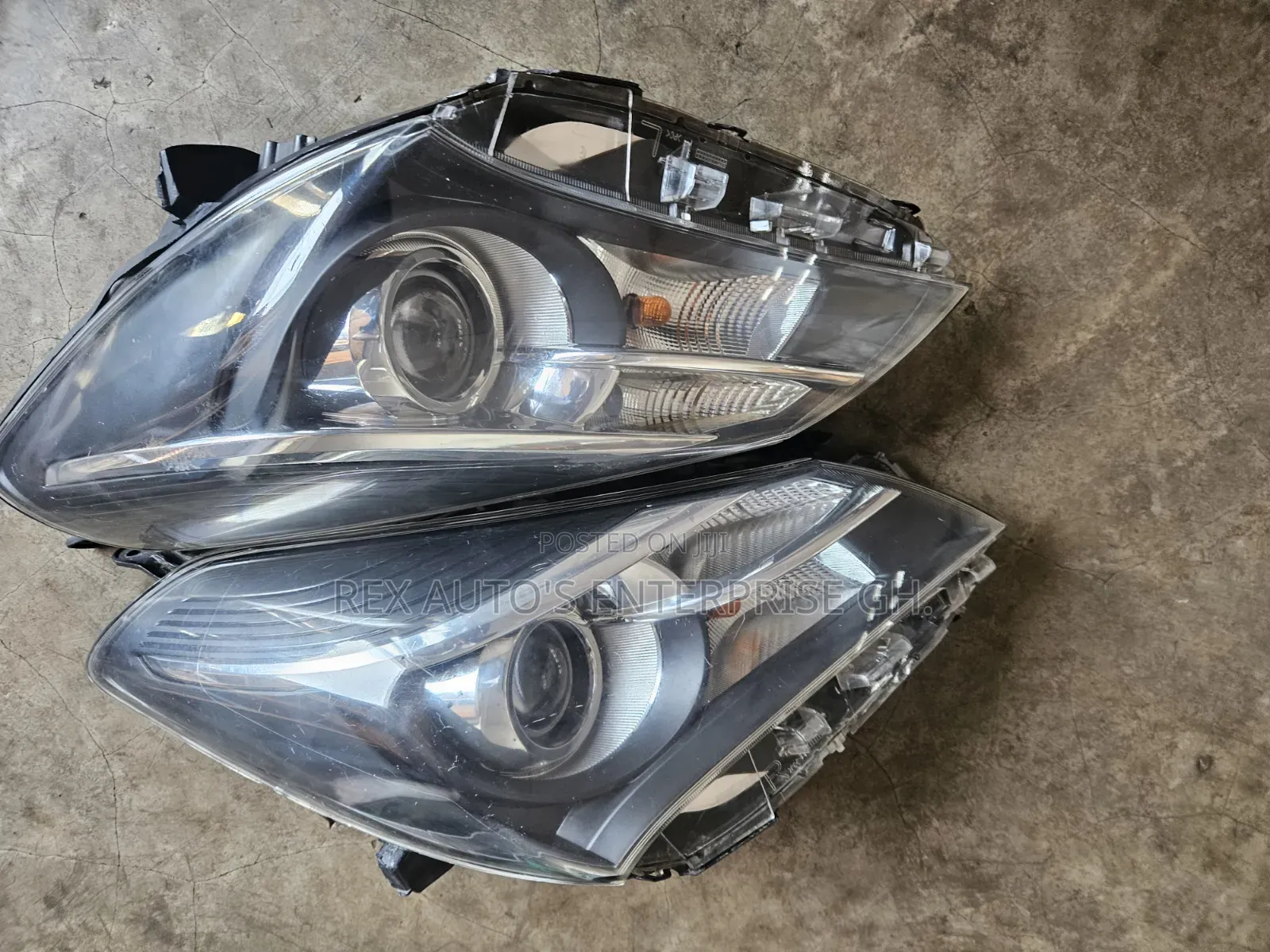 Yaris 2015,2016,2017,2018 Headlight Pair