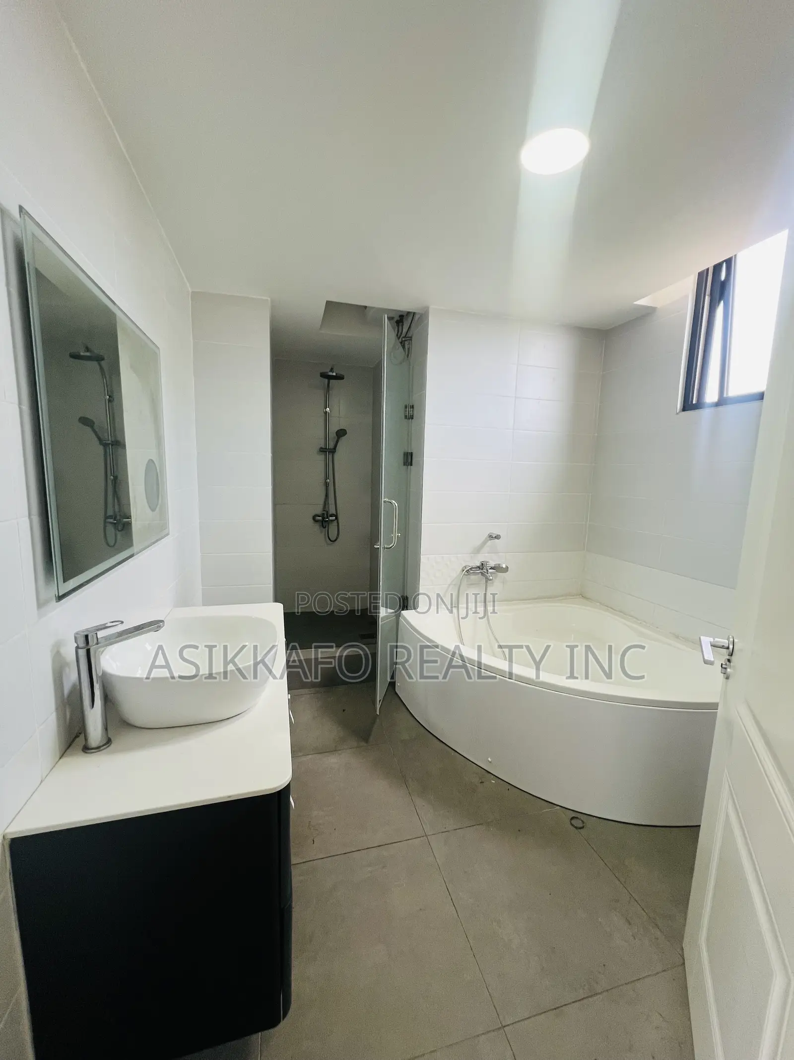 3bdrm Townhouse / Terrace in Goil Station Area, Tseaddo for rent