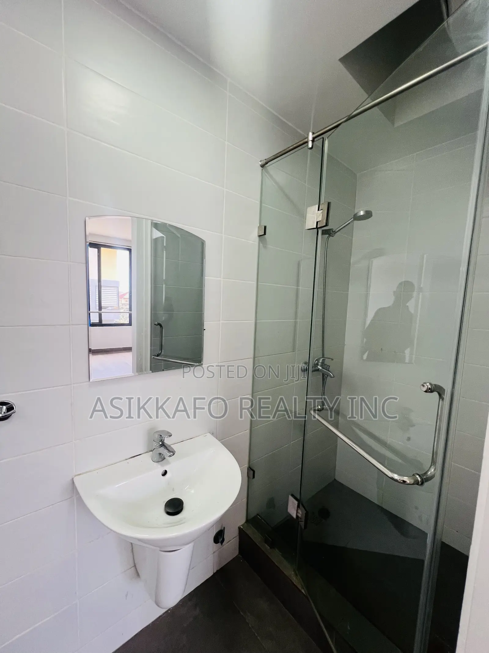 3bdrm Townhouse / Terrace in Goil Station Area, Tseaddo for rent