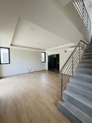 3bdrm Townhouse / Terrace in Goil Station Area, Tseaddo for rent