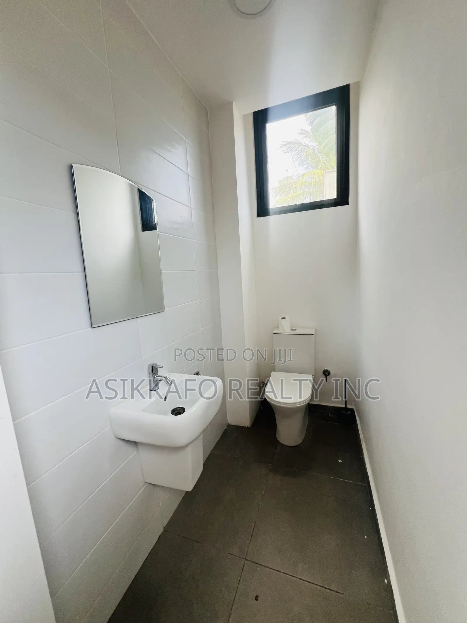 3bdrm Townhouse / Terrace in Goil Station Area, Tseaddo for rent
