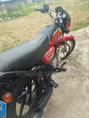Bajaj Boxer 125 2024 Red