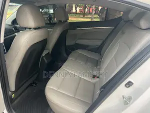 Hyundai Elantra 2017 White