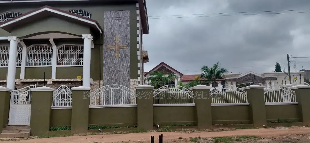 Furnished 9bdrm House for sale
