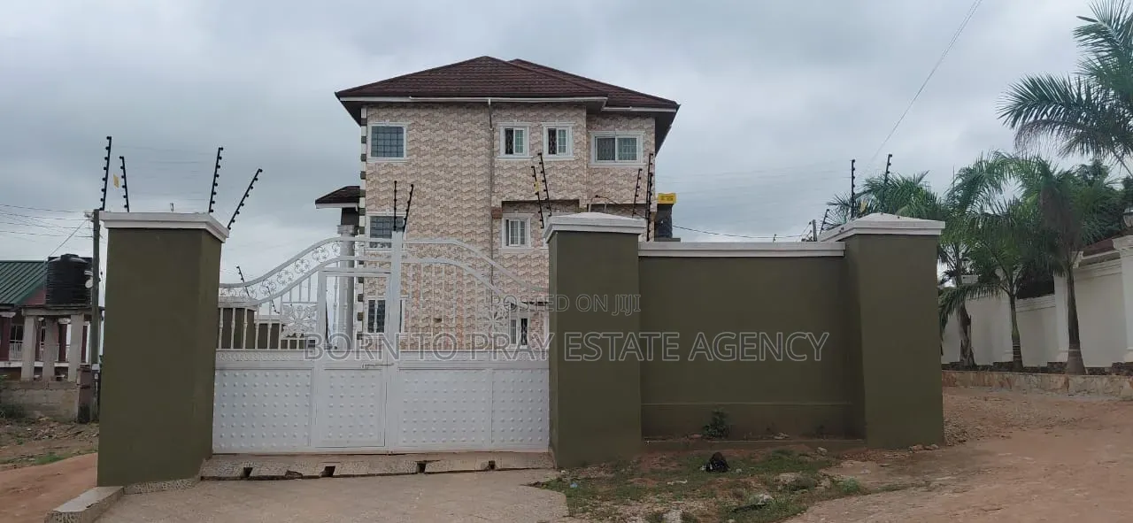 Furnished 9bdrm House for sale