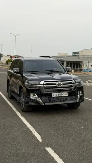 Toyota Land Cruiser 4.6 V8 GXR 2017 Black