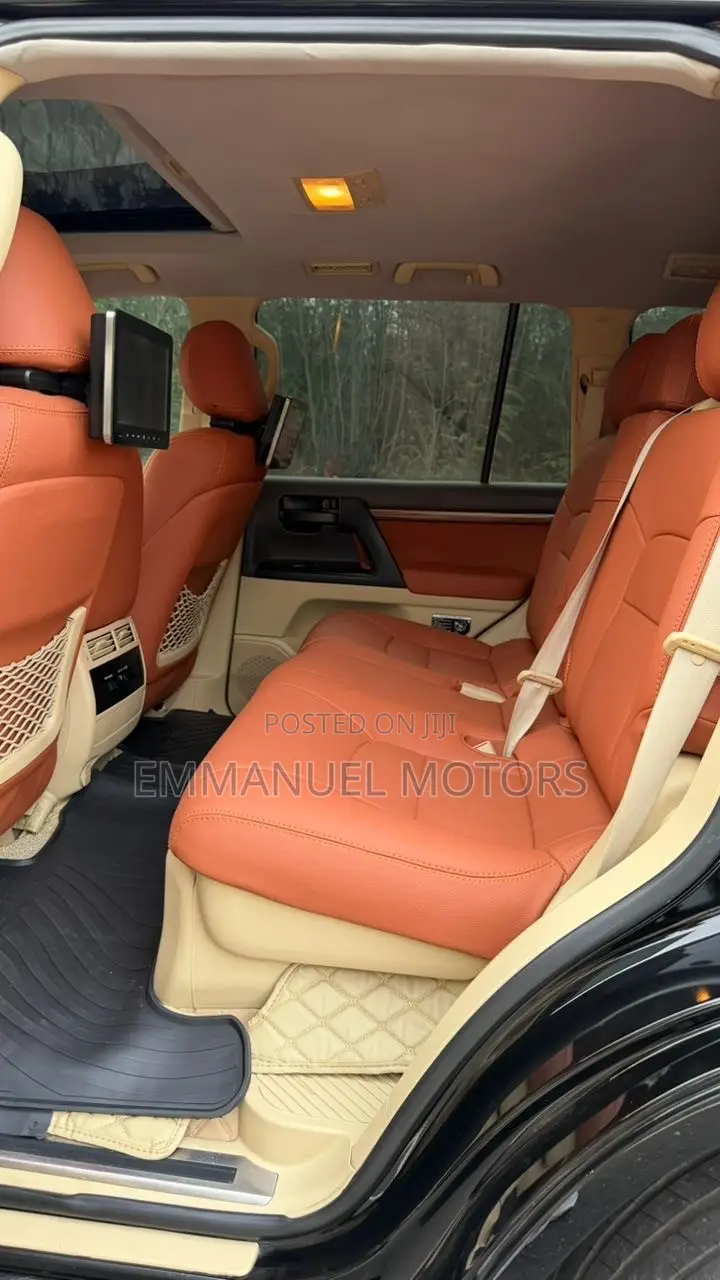 Toyota Land Cruiser 4.6 V8 GXR 2017 Black